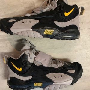 Men’s Nike shoes